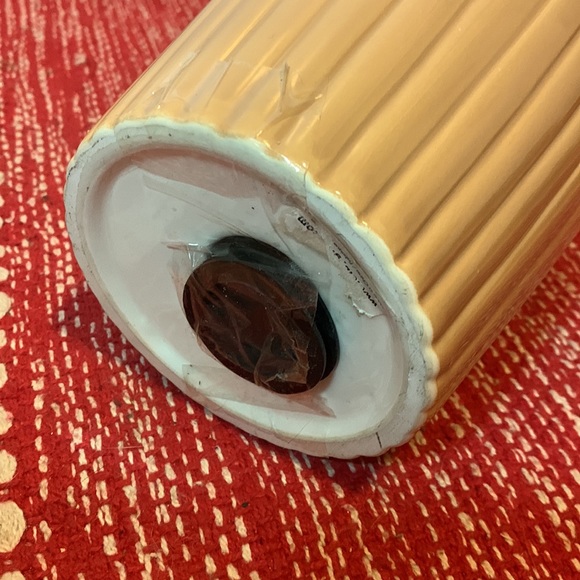 Giant ceramic cupcake piggy bank - Picture 4 of 7